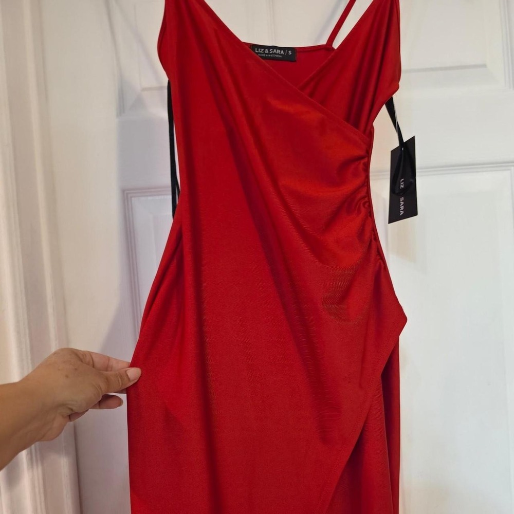 Liz & Sara red bodycon dress Size S Brand new with tags!